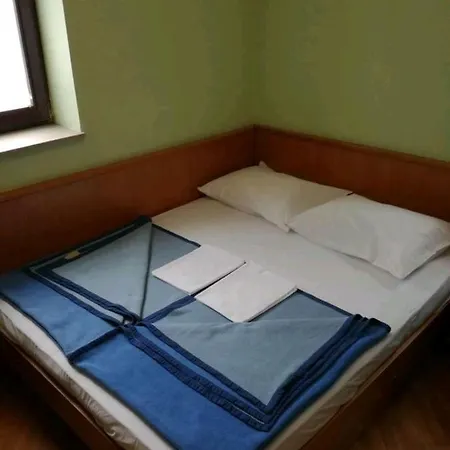 Lovacka Kuca „veliko Vrelo“ Apartment