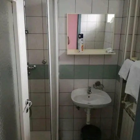 Lovacka Kuca „veliko Vrelo“