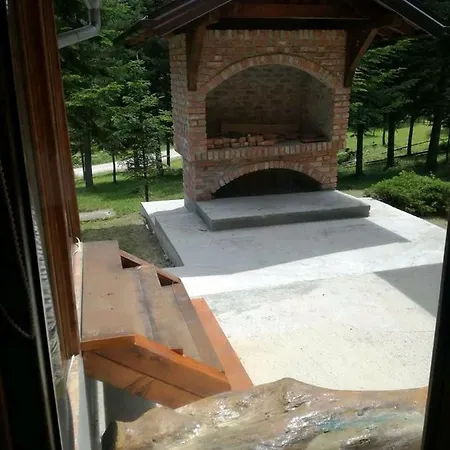 Apartment Lovacka Kuca „veliko Vrelo“ *